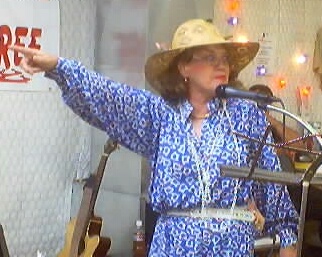 mayvfd2004_nanniepearl-pointin.jpg